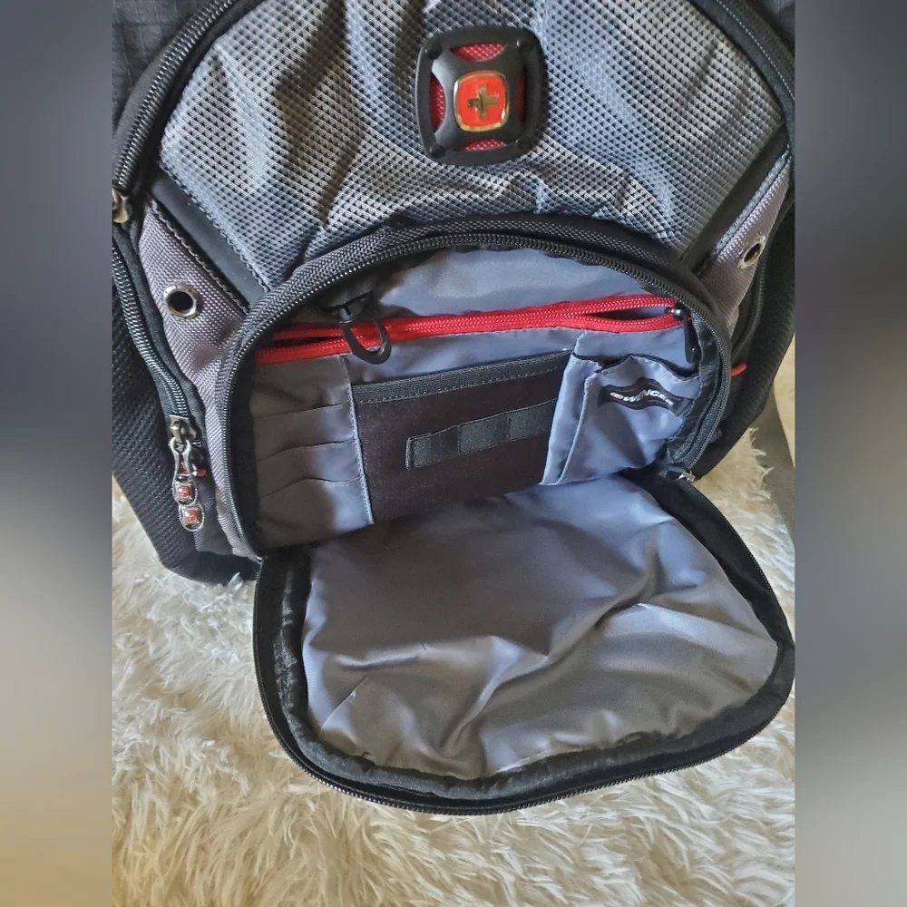 Swiss Gear Wenger Synergy Backpack Laptop Business Black & Gray 16